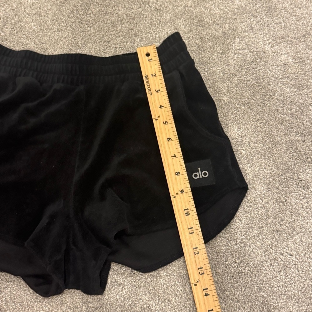 Alo sold out black terry cloth shorts size small EUC - Picture 3 of 7